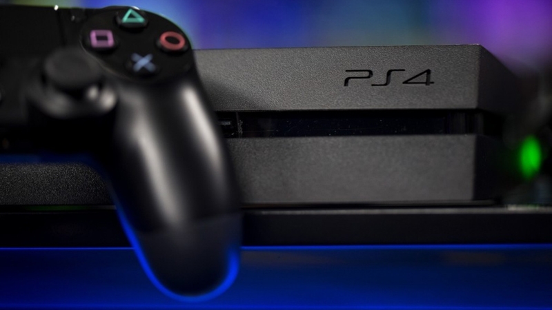 PlayStation 4 снова стала самой продаваемой
консолью месяца